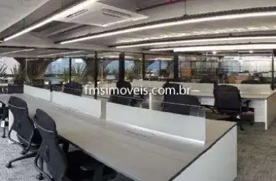 Conjunto comercial com 150m² para locação em pinheiros.