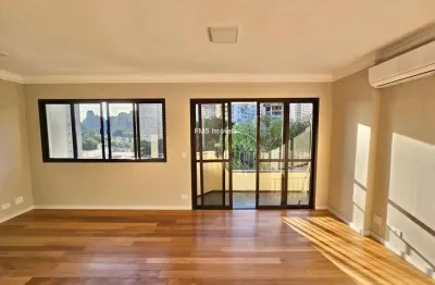Apartamento à venda em moema, com 3 quartos sendo1 suíte, 3 banheiros, 2 vagas, 130m² de área.