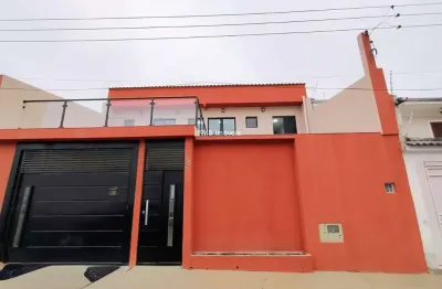 Sobrado 108m² construida - 3 dormitorios ( 2 suites) - 2 vagas na garagem - campo grande