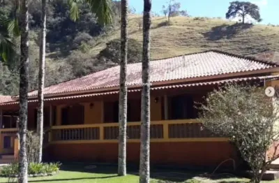 Sítio à venda em cambuí-mg: 3 quartos, 1 sala, 1 banheiro em 10 alqueires. venha conferir!