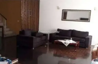 Sobrado para venda e locação com 4 quartos e 2 suítes na vila noca.