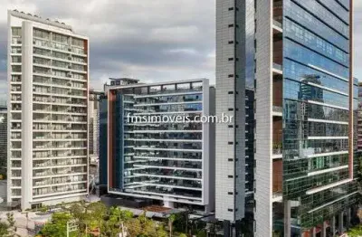 Sala Comercial de Alto Padrão na Vila Olímpia: 2 Salas, 8 Banheiros, 4 Vagas - 240m² - São Paulo-SP