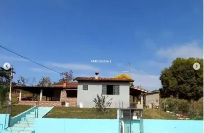 Chácara à venda em pouso alegre-mg: 4 quartos, 1 sala, 2 banheiros e 4.900m² próximo ao centro!