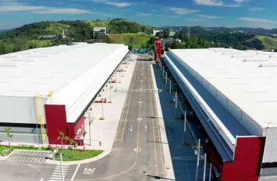 Excelente oportunidade! galpão comercial para locação em itapevi-sp, bairro itaqui, 5 salas, 4 banheiros, 6 vagas de garagem, 1.422,56 m².