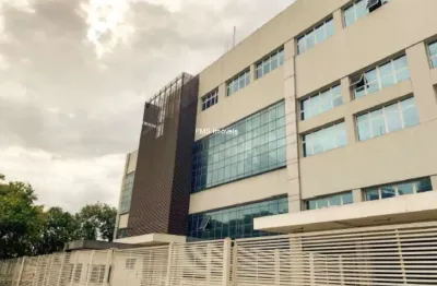 Prédio com 6 salas para alugar na Rua Ado Benatti, 92, Água Branca, São Paulo