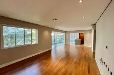 Apartamento de luxo em Moema, São Paulo-SP: 3 quartos, 3 suítes, 1 sala, 3 vagas, 226m² de puro conforto!
