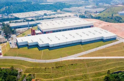 Galpão Industrial para Locação em Itapevi-SP, Bairro Nova Itapevi: 2 Salas, 2 Banheiros, 6 Vagas, 2.208,22 m² de Área.