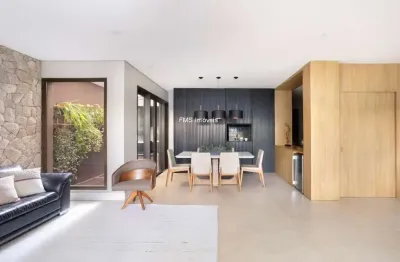 Casa de Alto Padrão no Brooklin Novo: 4 quartos, 4 suítes, 3 salas, 4 vagas de garagem e 522m² à venda em São Paulo-SP!
