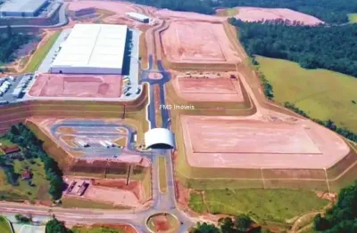 Aluguel de Galpão Industrial em Jarinu-SP: 10 salas, 10 banheiros, 20 vagas de garagem, 16.780,70m² de área na Ponte Alta.