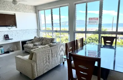 Frente o mar, vista permanente ,de toda orla  ,rara aproveite...