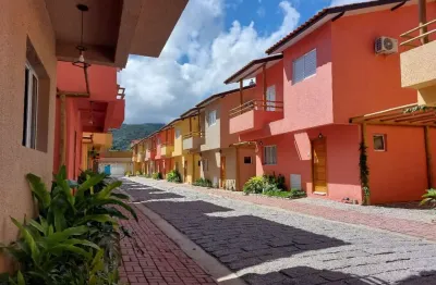 Casa em condomínio para venda com 3 quartos, sendo 3 suítes, 120m²