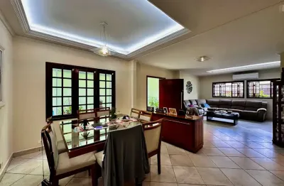 Sobrado para venda e locação em campo belo com 3 quartos, sendo 3 suítes, 219m²