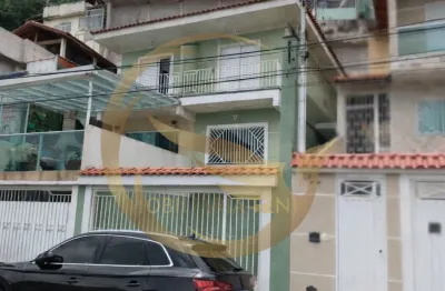 Sobrado para locação com 3 dormitórios e 2 vagas de garagem- vila isoliza mazzei