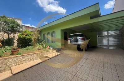 Casa Térrea para Locação com 3 Dormitórios e 4 Vagas de Garagem- Vila Maria