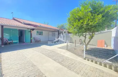 Casa com piscina a 800 metros da praia do tabuleiro