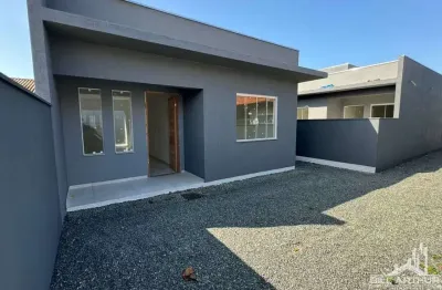 Casa na praia em uma excelente localização e com um ótimo valor.