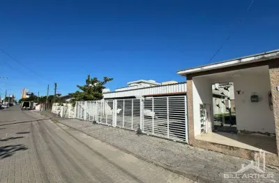 Casa na praia a 800 metros do mar em condomínio fechado
