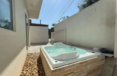 Casa na praia com jacuzzi sendo vendida abaixo do valor de mercado