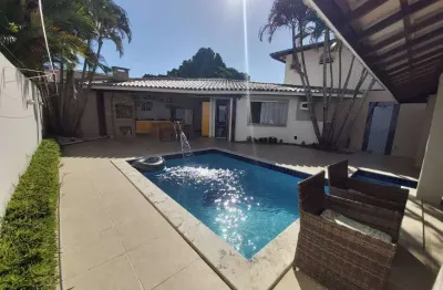 Casa em condomínio fechado com 4 quartos à venda na Avenida Praia de Itapoan, Vilas do Atlantico, Lauro de Freitas