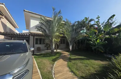 Casa 4 suítes com amplo terreno em cond. fechado!! agende sua visita!