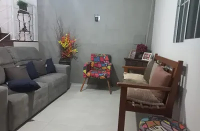 Sobrado para venda possui 124 m² com 3 dorms sendo 1 suíte
