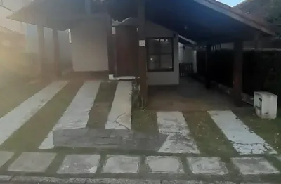Sobrado em  condomínio  para venda com 200 m²com 4 dorms.