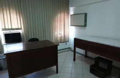 Sala com aproximadamente 20m. própria para profissionais liberais