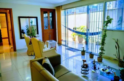 Apartamento com área privativa , 3 quartos, suíte, 2 vagas paralelas, sol da manhã