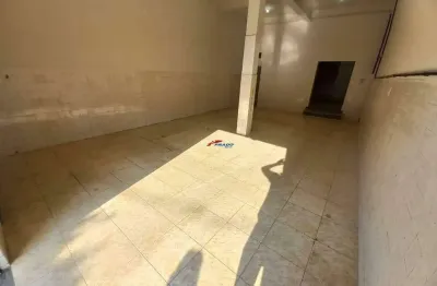 Loja com 4 espaços definidos, ótima localização, funcionava uma padaria