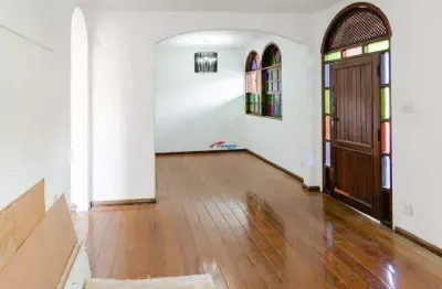 Casa 3 quartos, suíte, 2 vagas, ótima localizaçao, p/locação