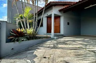 Casa térrea com 03 dormitórios em excelente localização na cidade de atibaia- sp