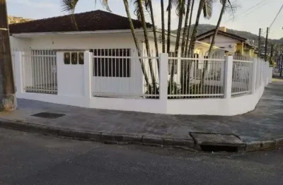 Casa geminada no iririú com 2 quartos para locação, 63 m²