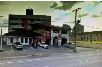 Casa comercial à venda na Avenida Doutor Albano Schulz, 865, Centro, Joinville