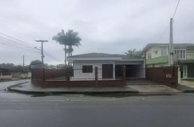Casa com 3 quartos para alugar na Rua Sebastião S de Borba, 901, Espinheiros, Joinville