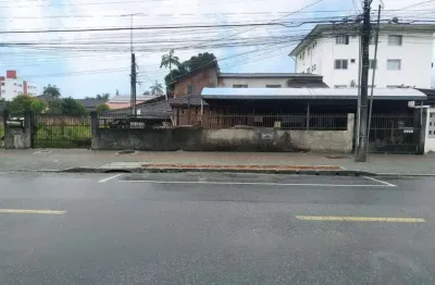 Casa à venda na Rua Bento Torquato da Rocha, 140, Vila Nova, Joinville