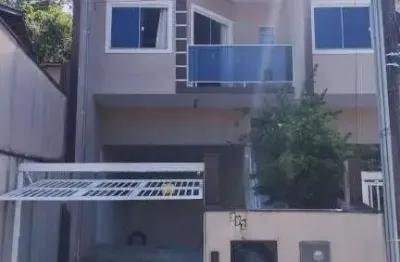 Sobrado geminado no floresta com 3 quartos para locação, 115 m²