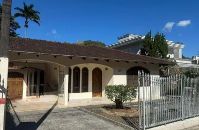 Casa com 3 quartos à venda na Rua Lindóia, 364, Glória, Joinville