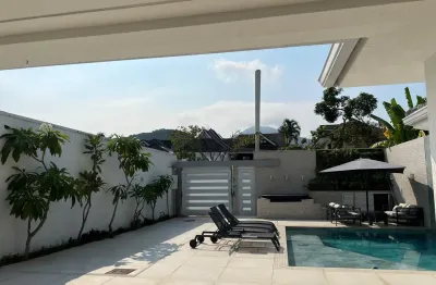 Casa para locação no blue houses na barra da tijuca em condominio fechado