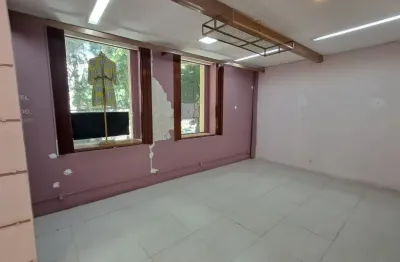 Maravilhosa sobreloja clara e arejada em localização privilegiada em Botafogo.