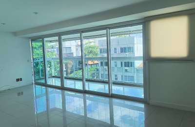 Apartamento reformado com 4 suítes na av. General saint martin no leblon