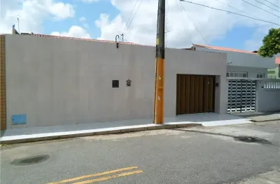 Casa com 3 quartos à venda na Rua Tenente Napoleão Rangel, 23, Amadeu Furtado, Fortaleza