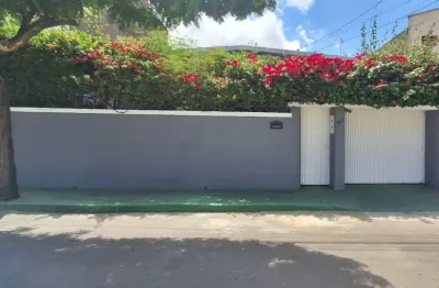 Excelente casa residencial no conjunto polar com 03 quartos