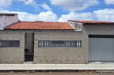 Casa com 3 quartos à venda na Rua Dezessete de Junho, 39, Floresta, Fortaleza