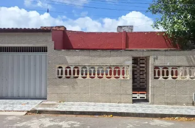 Casa com 3 quartos à venda na Rua Dezessete de Junho, 73, Floresta, Fortaleza