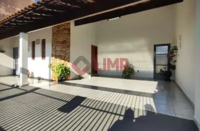 Excelente casa com 3 dormitórios próximo a avenida castelo branco - vila ipiranga