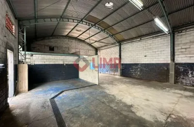 Barracão comercial com residência de 3 suítes com piscina