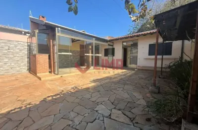 Casa no bela vista - 3 dormitórios e suíte - terreno 10x44 - bauru/sp