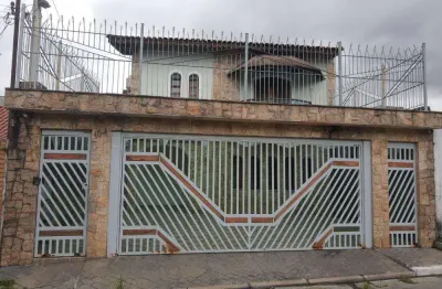 Sobrado espaçoso com 315m², 4 suítes e salão de festas – zona norte sp