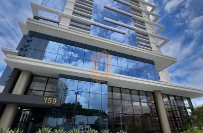 Apartamento luxuoso 239m2 com 3 suites e planejados. andar alto