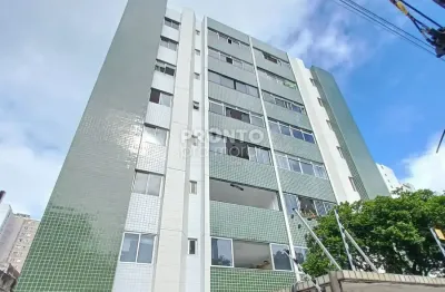 Apartamento com excelente localização em boa viagem